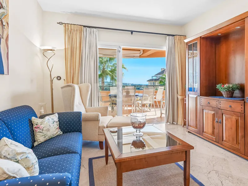 Corner Apartment in a Luxury Complex with a Panoramic Terrace and Sea View