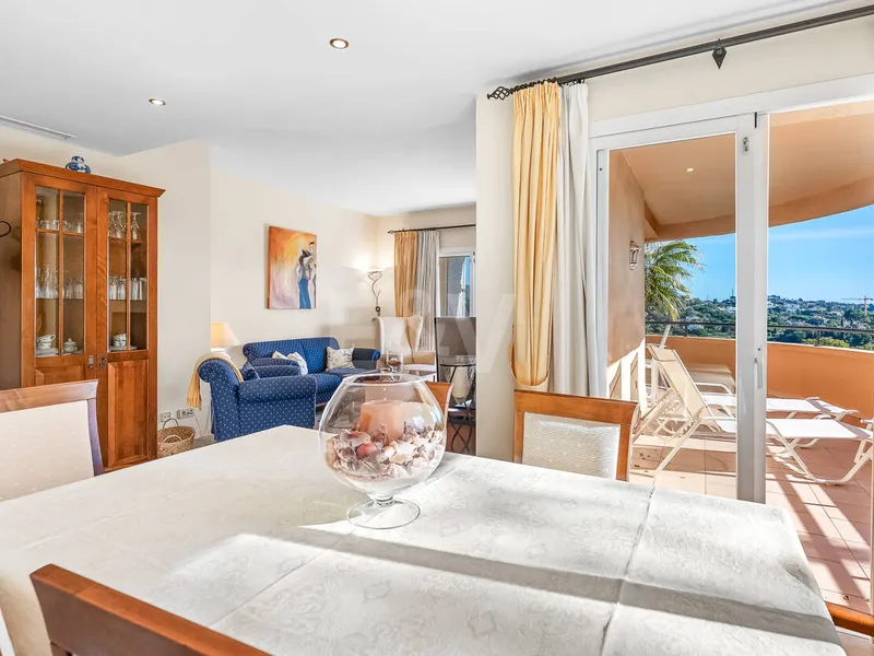 Corner Apartment in a Luxury Complex with a Panoramic Terrace and Sea View