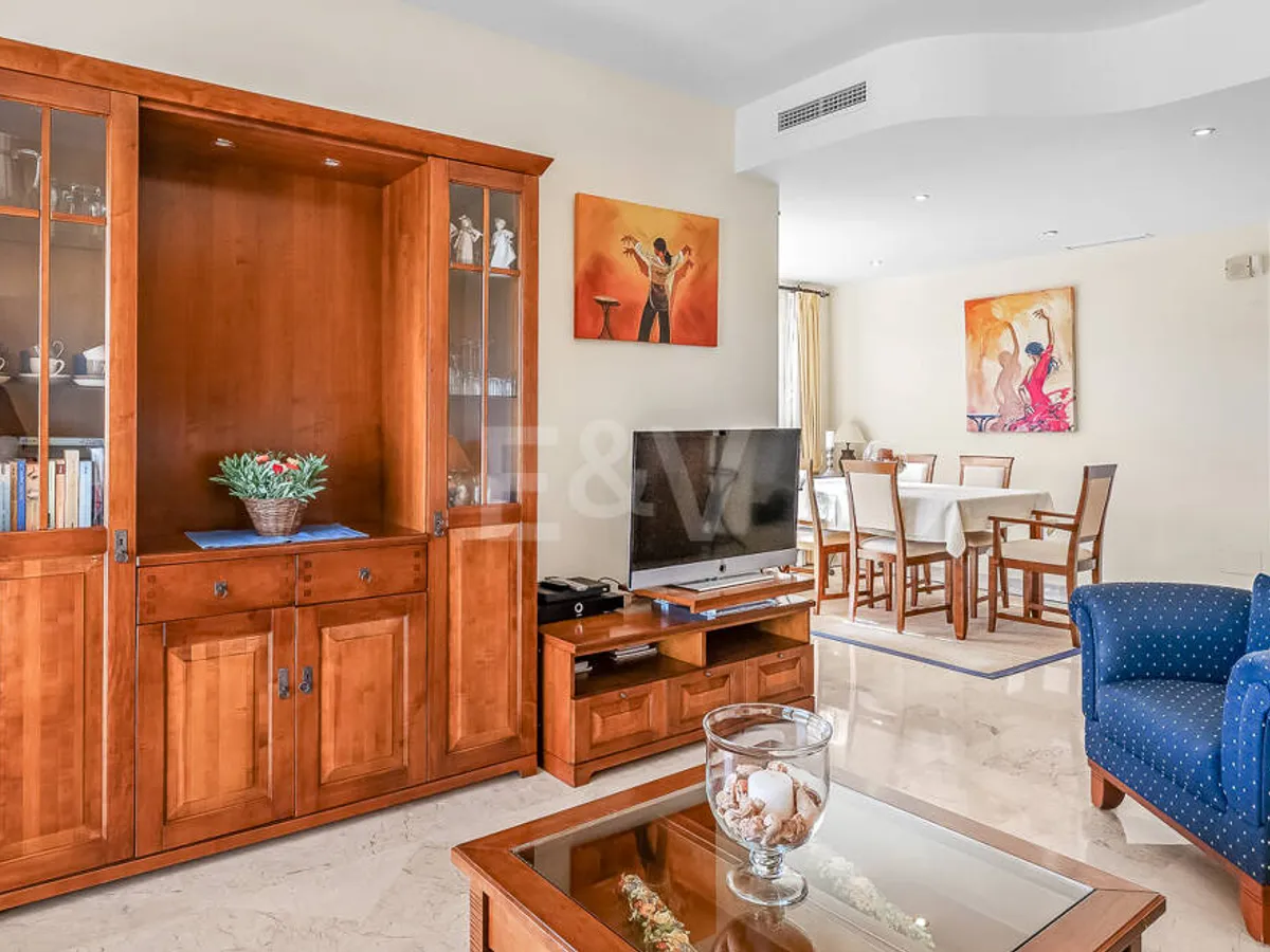 Corner Apartment in a Luxury Complex with a Panoramic Terrace and Sea View