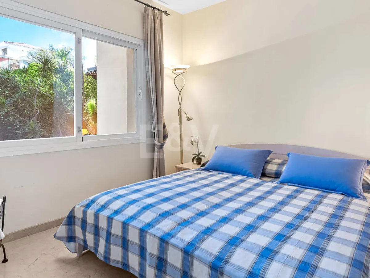 Corner Apartment in a Luxury Complex with a Panoramic Terrace and Sea View