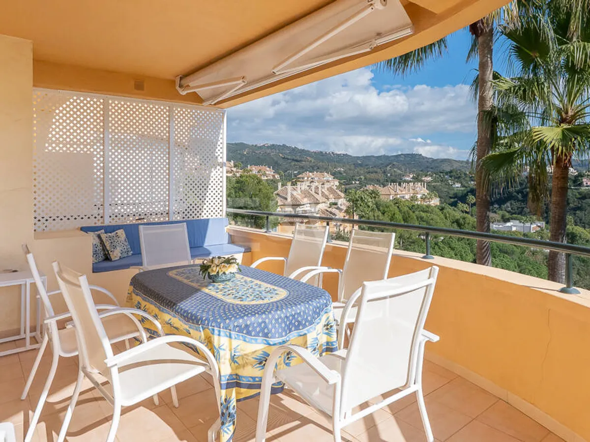 Corner Apartment in a Luxury Complex with a Panoramic Terrace and Sea View