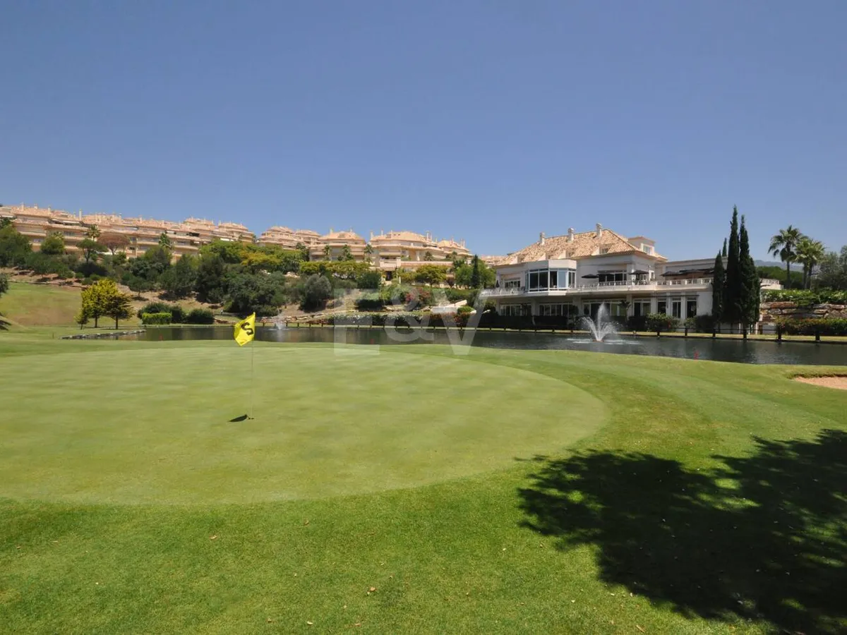 Corner Apartment in a Luxury Complex with a Panoramic Terrace and Sea View