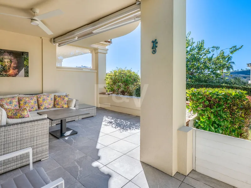 Golfside Elevated Groundfloor Apartment with Mountain Views and Resort-Style Amenities