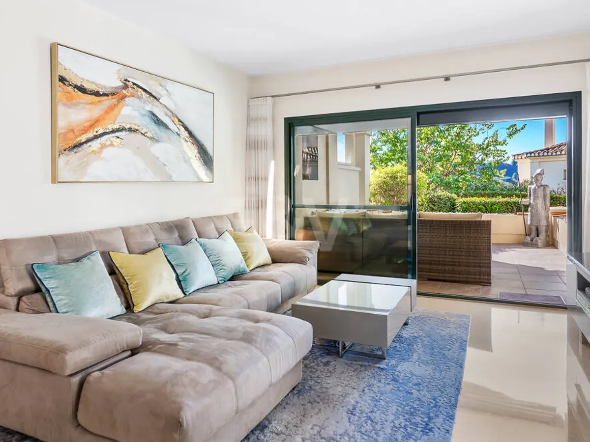 Golfside Elevated Groundfloor Apartment with Mountain Views and Resort-Style Amenities