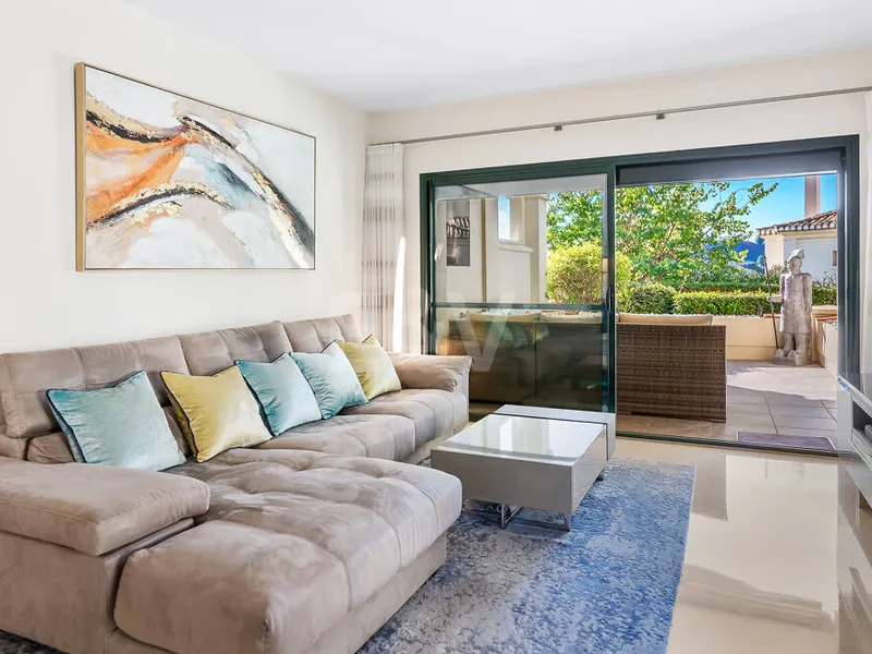 Golfside Elevated Groundfloor Apartment with Mountain Views and Resort-Style Amenities