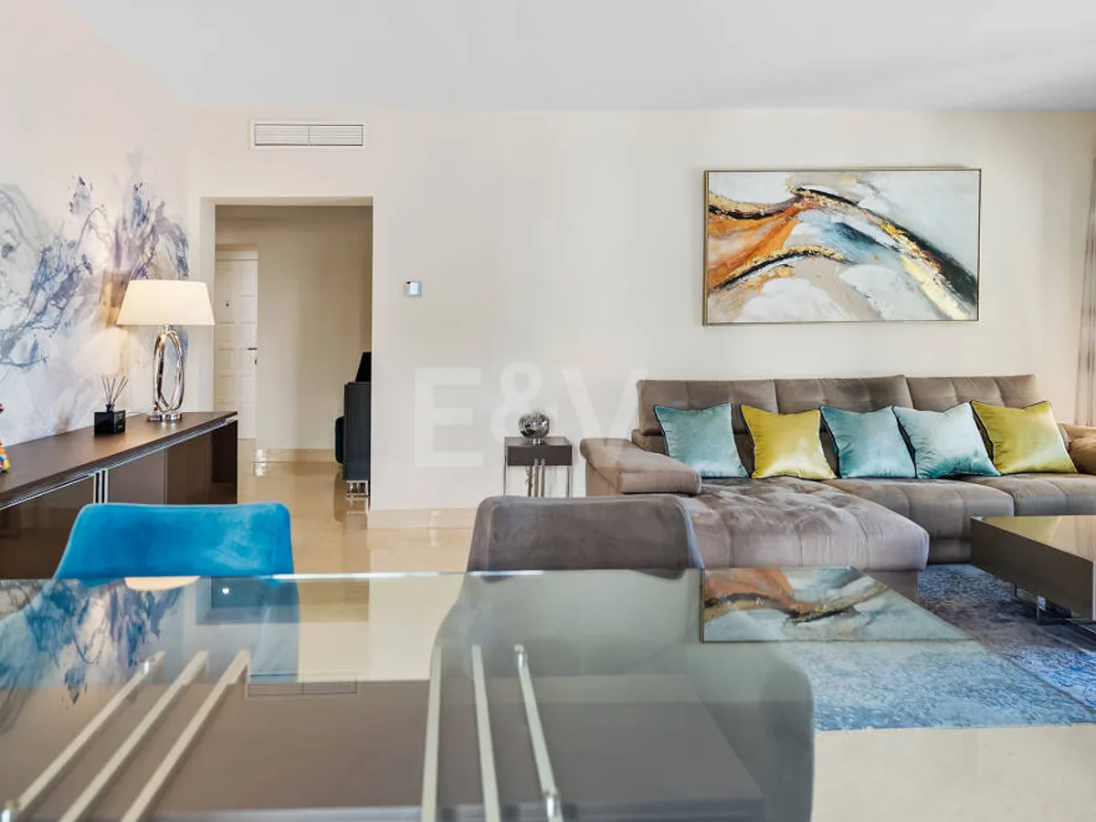 Golfside Elevated Groundfloor Apartment with Mountain Views and Resort-Style Amenities