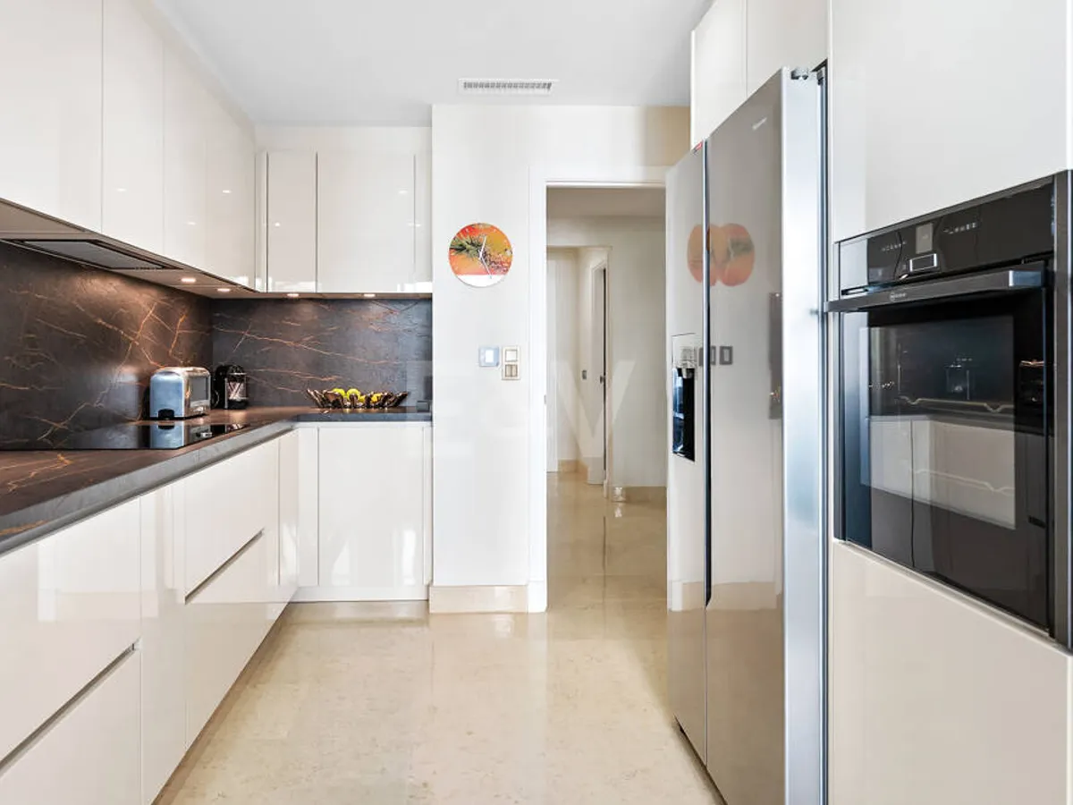 Golfside Elevated Groundfloor Apartment with Mountain Views and Resort-Style Amenities