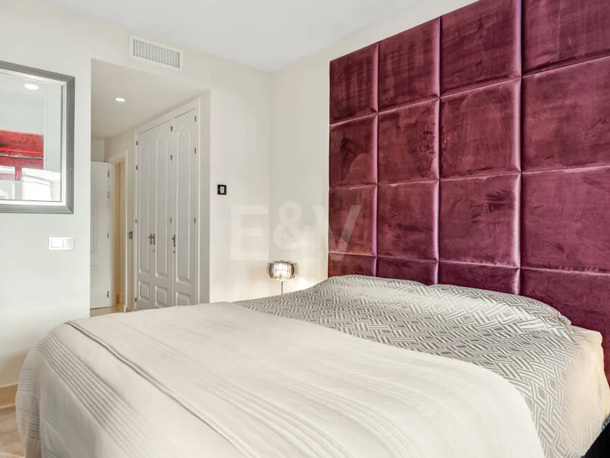 Golfside Elevated Groundfloor Apartment with Mountain Views and Resort-Style Amenities