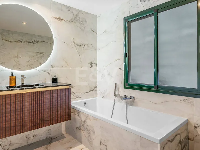 Golfside Elevated Groundfloor Apartment with Mountain Views and Resort-Style Amenities