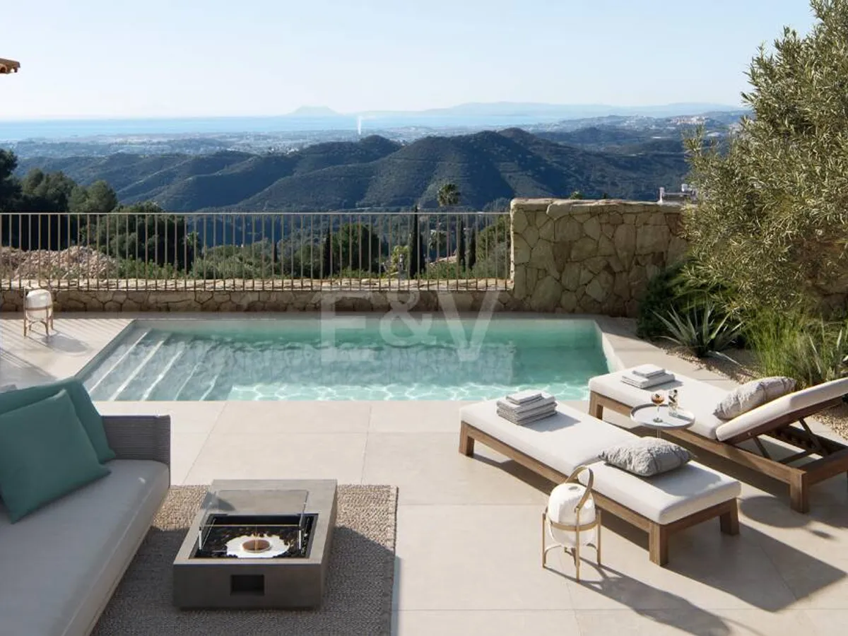 Beautifully Modernized Semi-Detached Villa in Gated Community