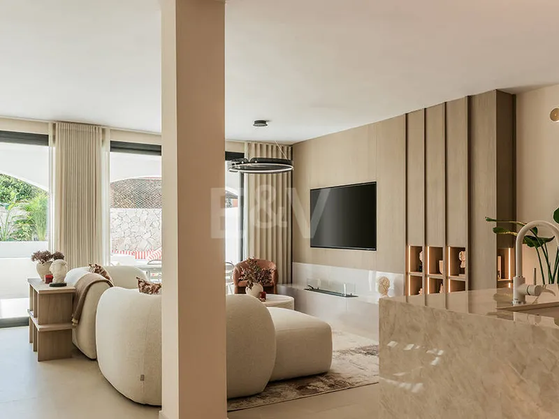 Ibicenco-Style Beachside Townhouse with Private Heated Pool and Indoor-Outdoor Living