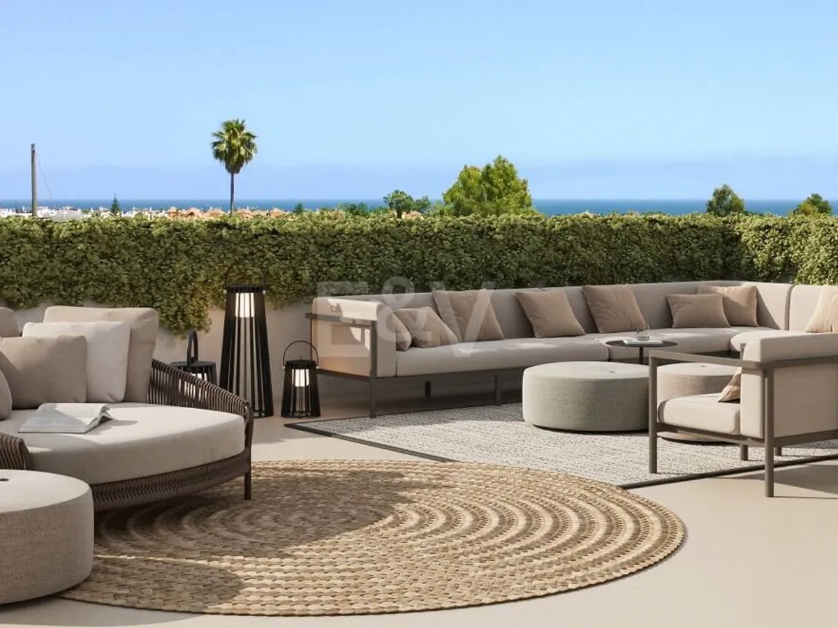 Contemporary Penthouse with Private Rooftop and Jacuzzi in San Pedro Playa