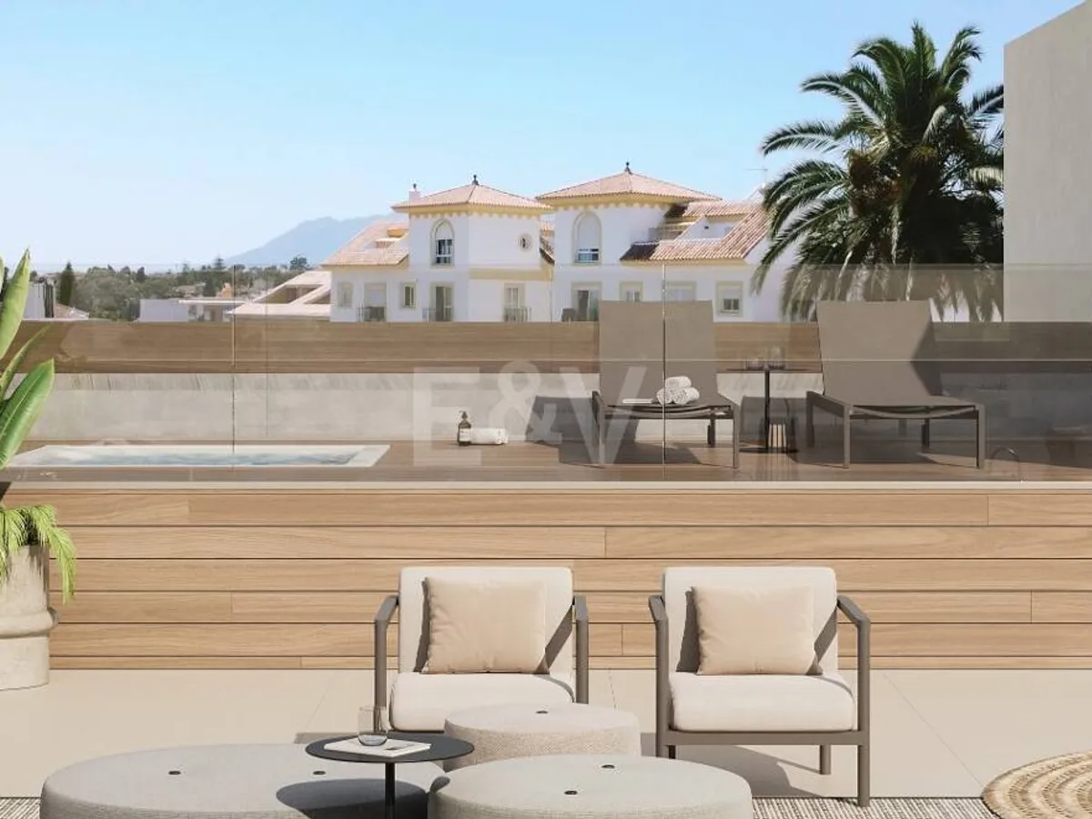 Contemporary Penthouse with Private Rooftop and Jacuzzi in San Pedro Playa