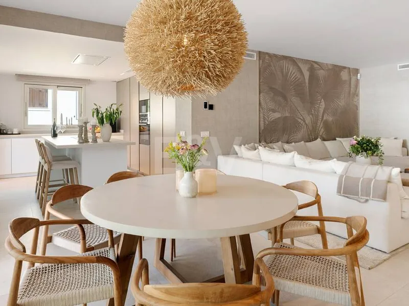 Stunning Duplex Penthouse on Marbella's Golden Mile