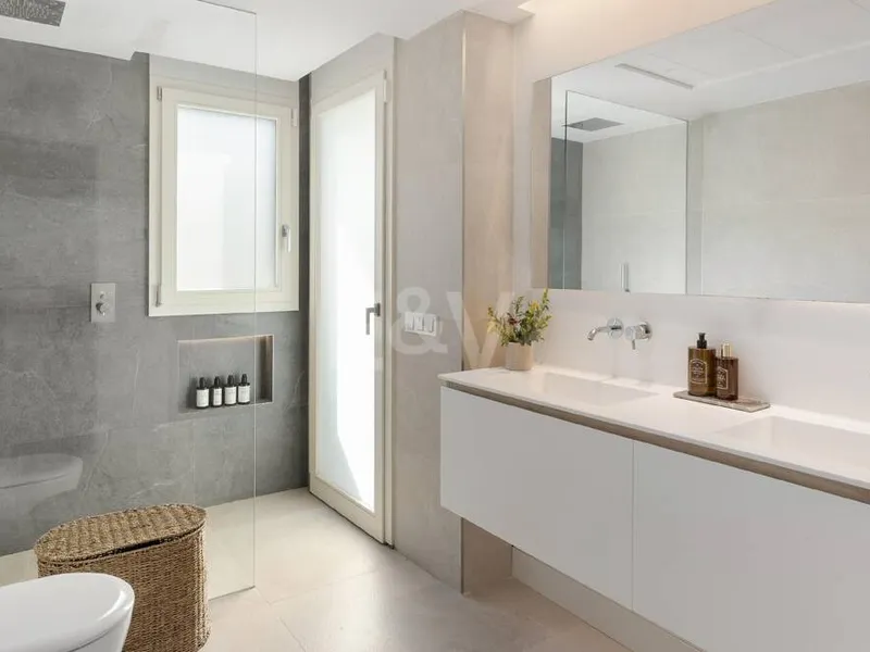 Stunning Duplex Penthouse on Marbella's Golden Mile