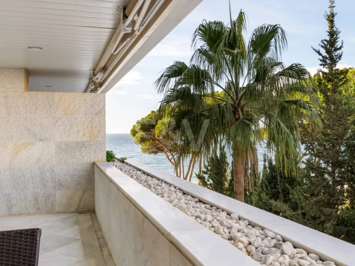 Beachfront Apartment With Direct Promenade Access in a Premium Residential Complex