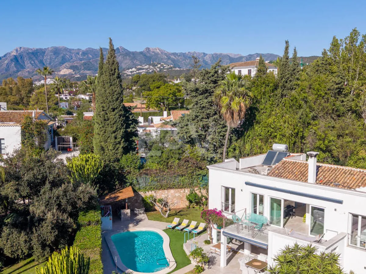 Contemporary Family Villa with Mediterranean Lifestyle