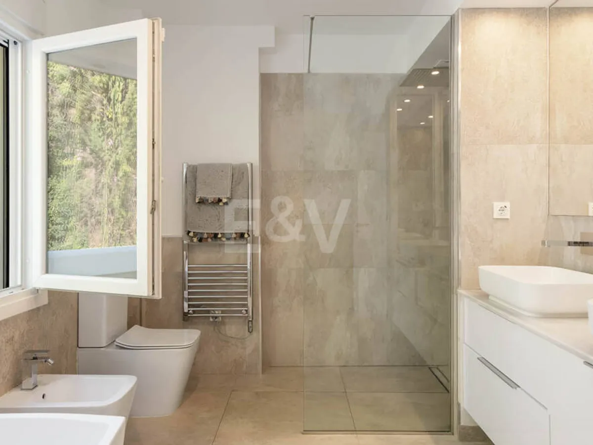 Contemporary Family Villa with Mediterranean Lifestyle