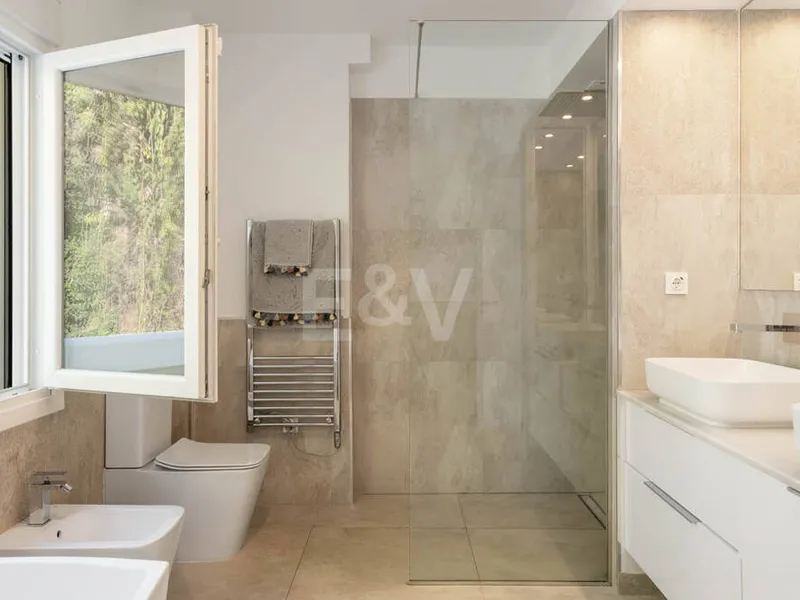 Contemporary Family Villa with Mediterranean Lifestyle