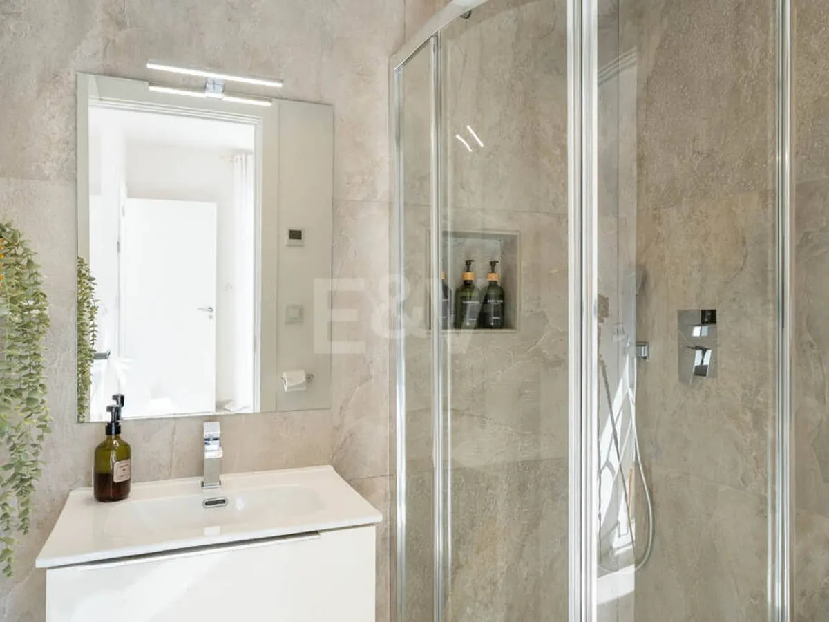 Contemporary Family Villa with Mediterranean Lifestyle