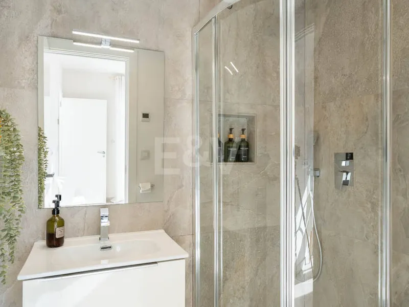 Contemporary Family Villa with Mediterranean Lifestyle