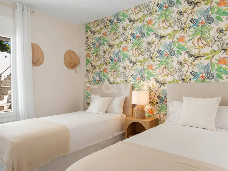 Contemporary Family Villa with Mediterranean Lifestyle