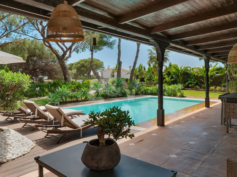 Private Solar-Powered Wooden Villa in Elviria — Flat Garden, Pool & Office Suite