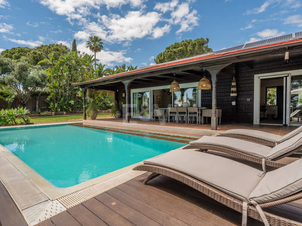 Private Solar-Powered Wooden Villa in Elviria — Flat Garden, Pool & Office Suite