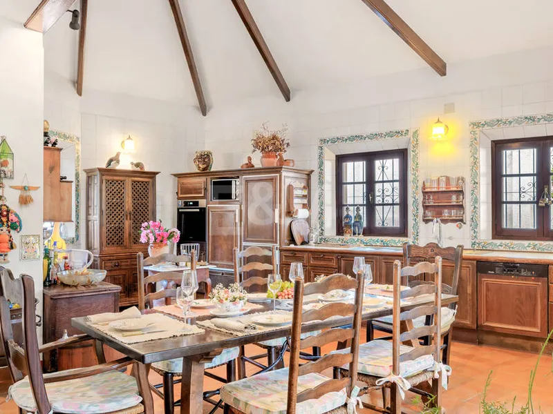 Andalusian-Style Villa on a Generous Plot Near Marbella Centre