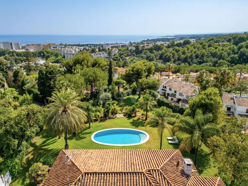 Andalusian-Style Villa on a Generous Plot Near Marbella Centre