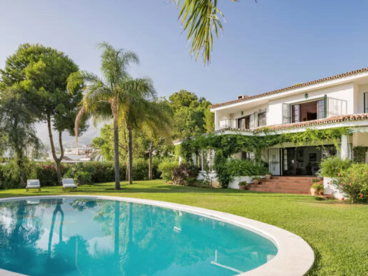 Andalusian-Style Villa on a Generous Plot Near Marbella Centre