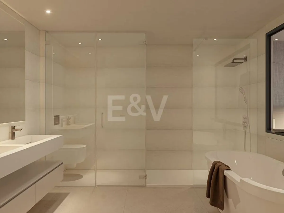 Southeast-Facing Apartment in Luxury Resort Community