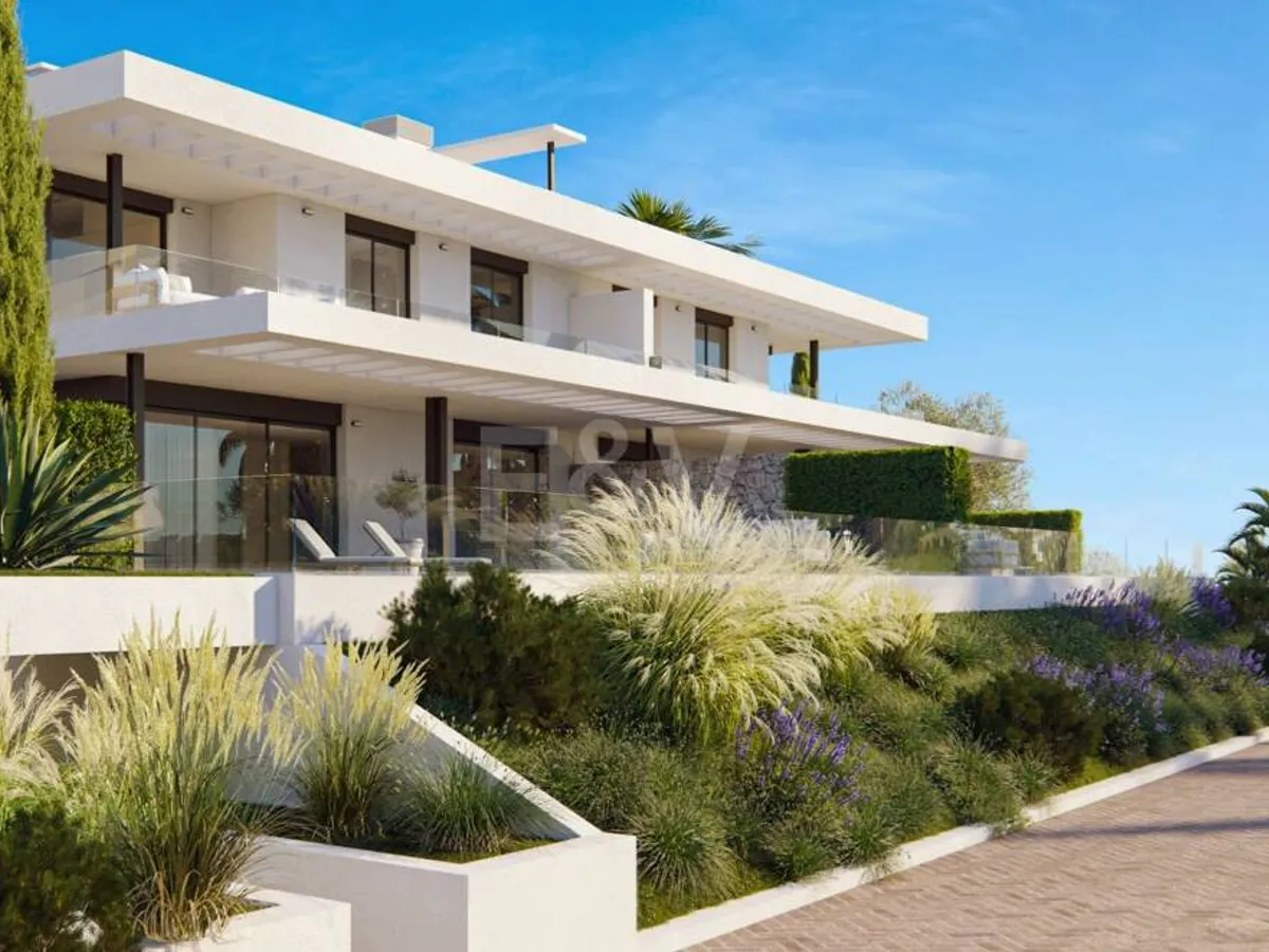 Southeast-Facing Apartment in Luxury Resort Community