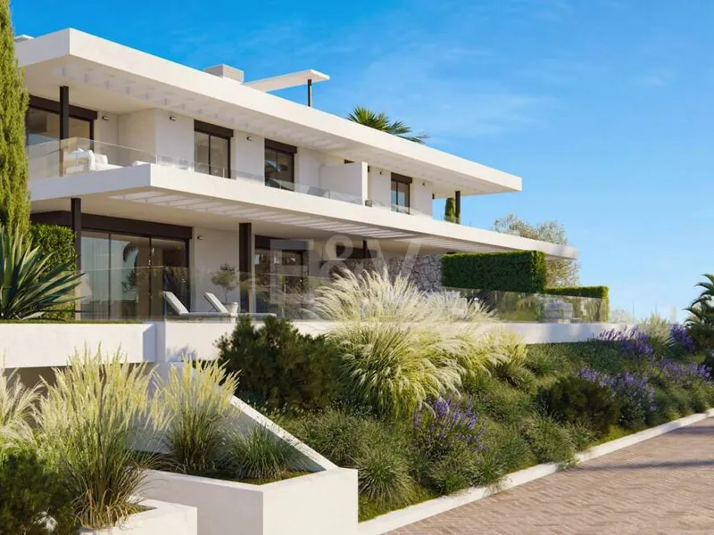 Southeast-Facing Apartment in Luxury Resort Community