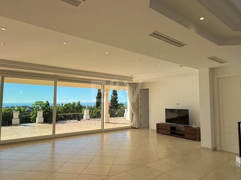 Exclusive Villa in Los Flamingos Golf with Classic Design and Resort-Style Amenities