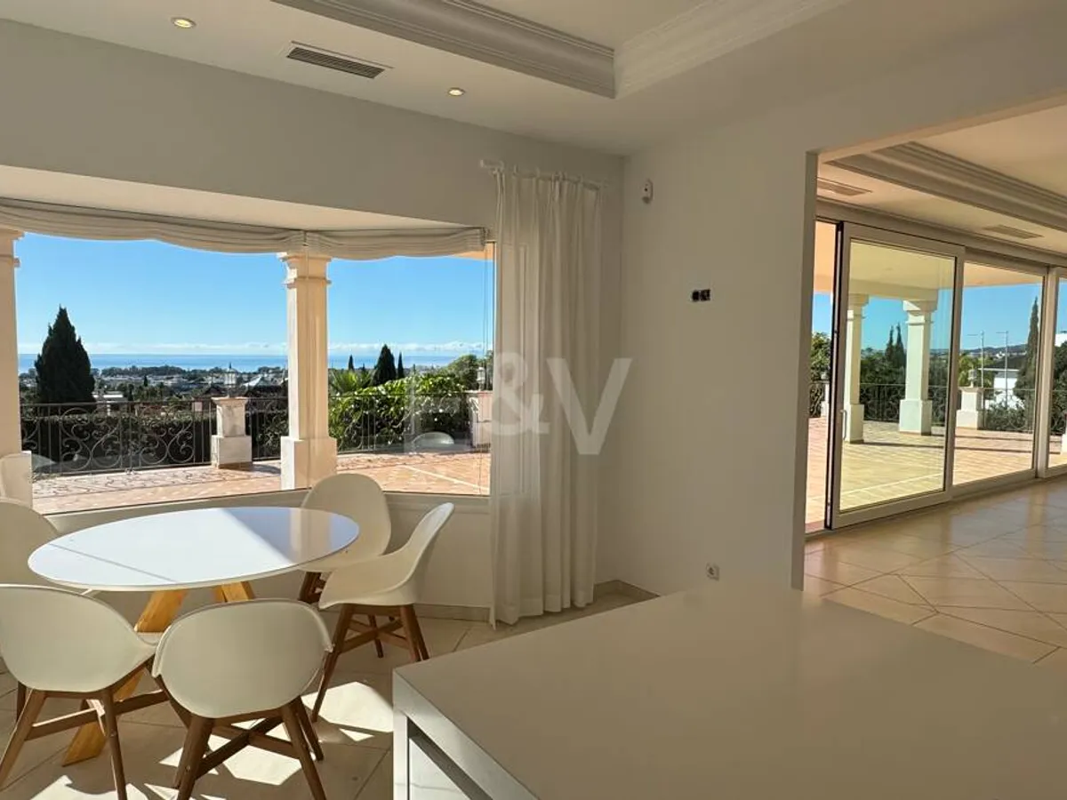 Exclusive Villa in Los Flamingos Golf with Classic Design and Resort-Style Amenities