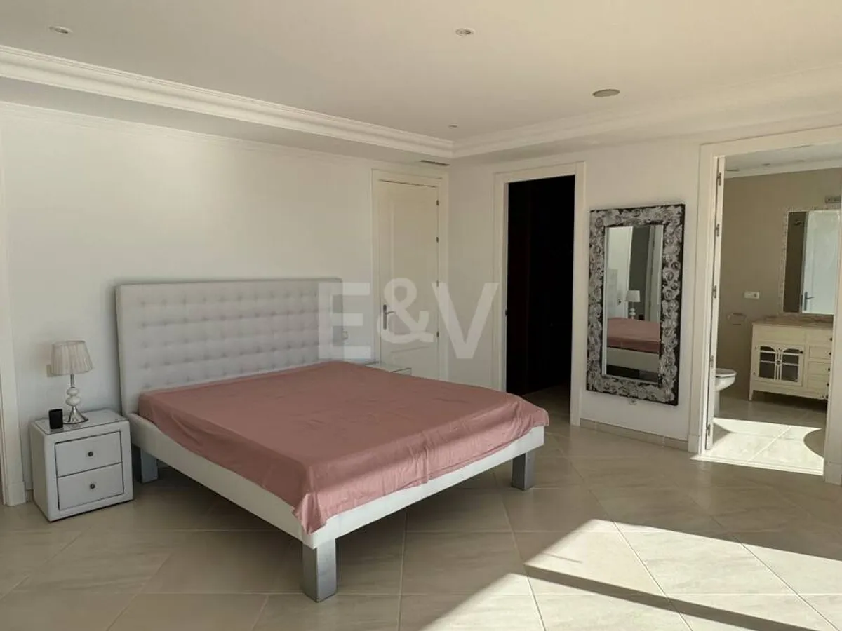 Exclusive Villa in Los Flamingos Golf with Classic Design and Resort-Style Amenities