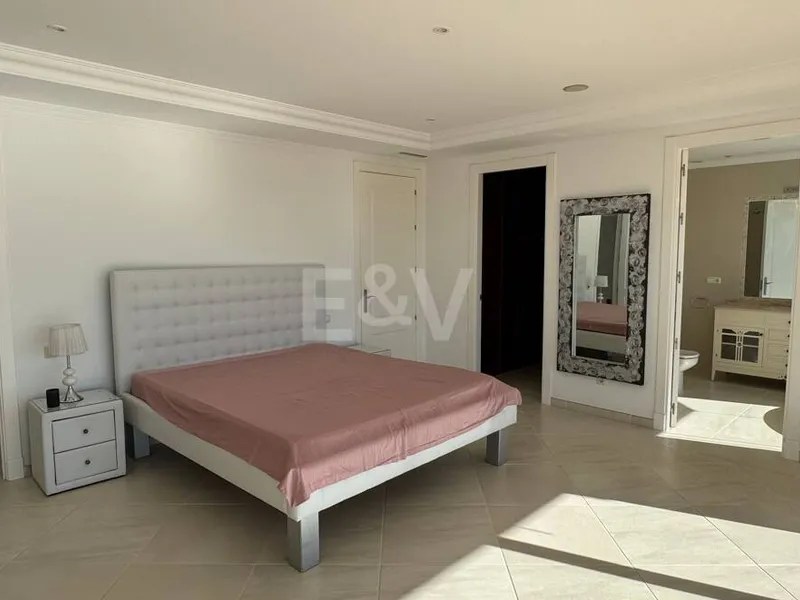 Exclusive Villa in Los Flamingos Golf with Classic Design and Resort-Style Amenities