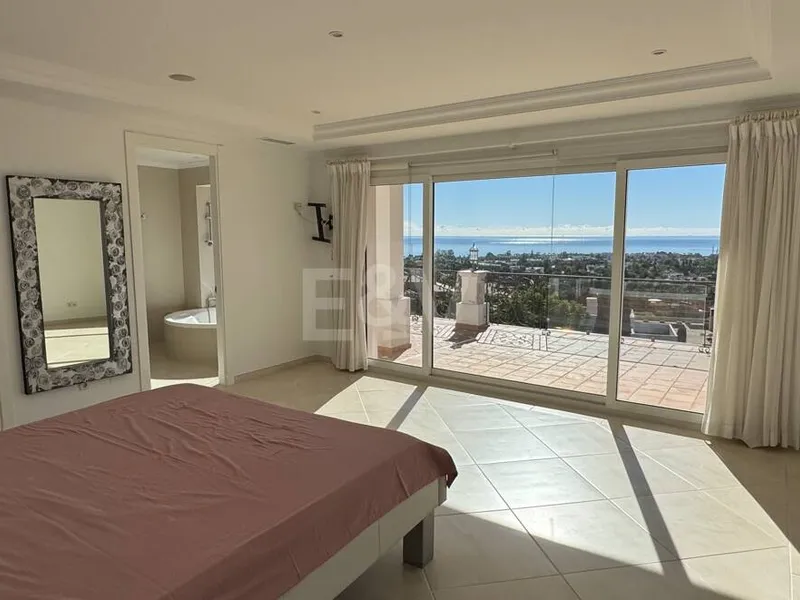 Exclusive Villa in Los Flamingos Golf with Classic Design and Resort-Style Amenities