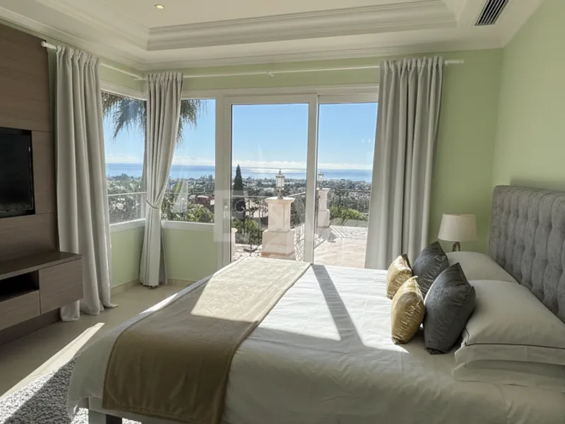 Exclusive Villa in Los Flamingos Golf with Classic Design and Resort-Style Amenities