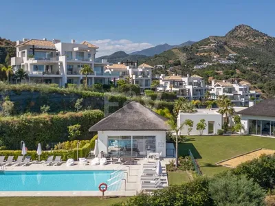 Contemporary Apartment with Panoramic Sea and Mountain Views