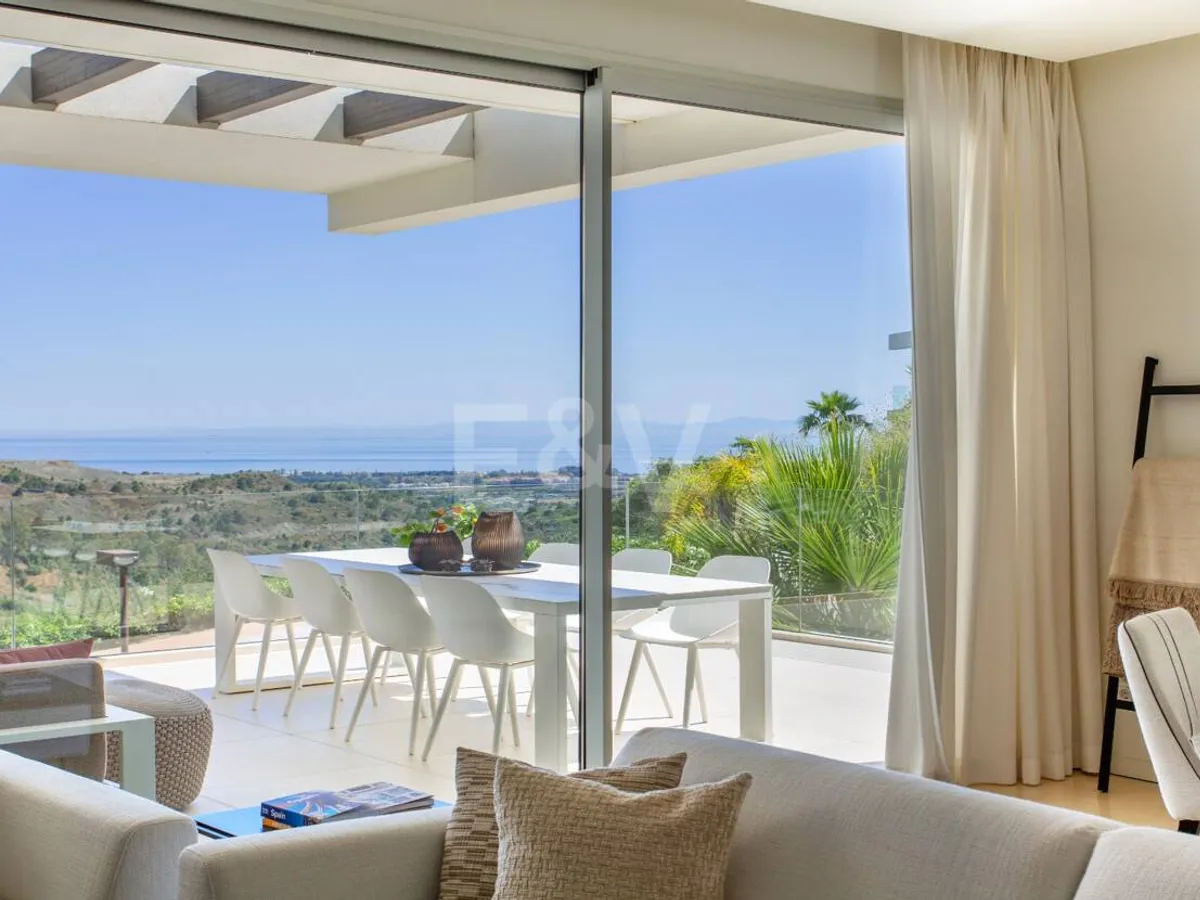 Contemporary Apartment with Panoramic Sea and Mountain Views