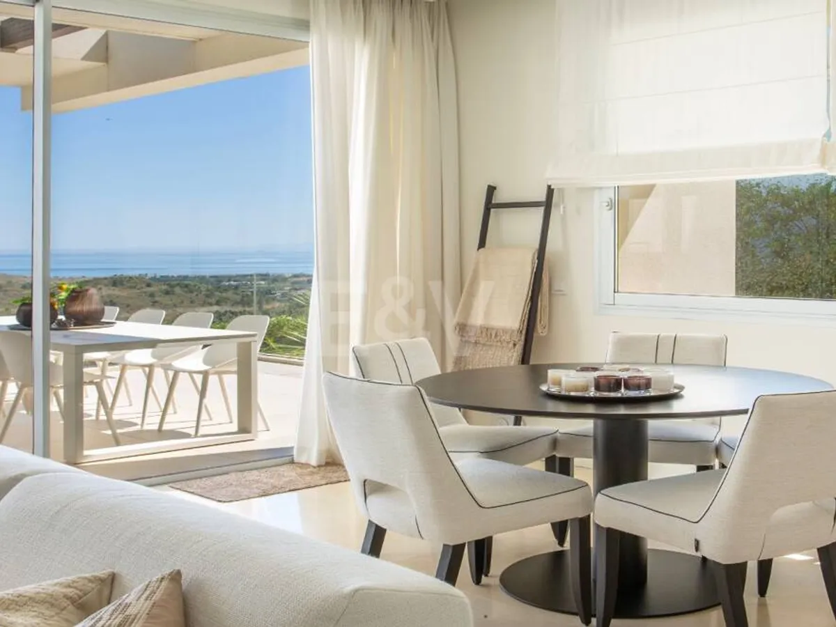 Contemporary Apartment with Panoramic Sea and Mountain Views