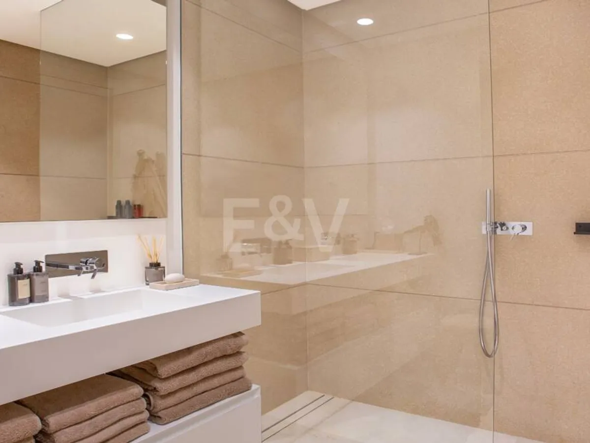 Contemporary Apartment with Panoramic Sea and Mountain Views