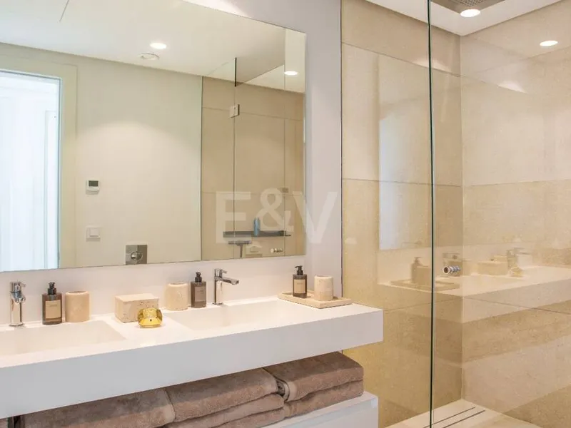 Contemporary Apartment with Panoramic Sea and Mountain Views