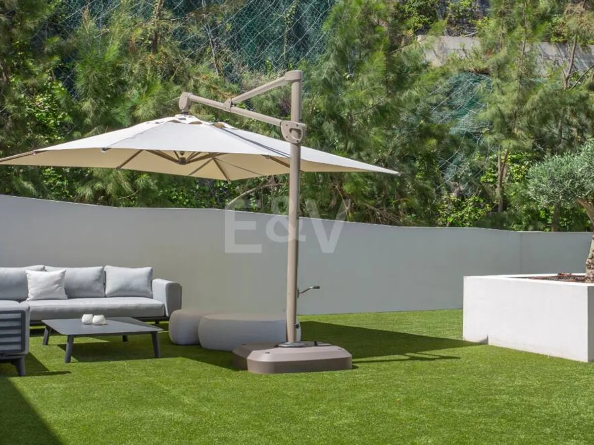 Contemporary Apartment with Panoramic Sea and Mountain Views