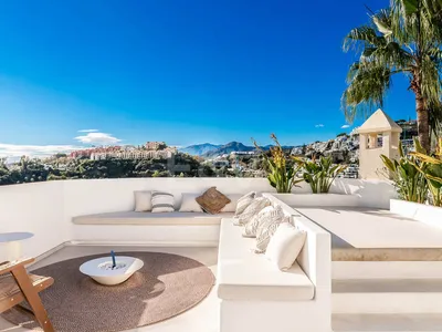 Elegant townhouse with panoramic views in gated community