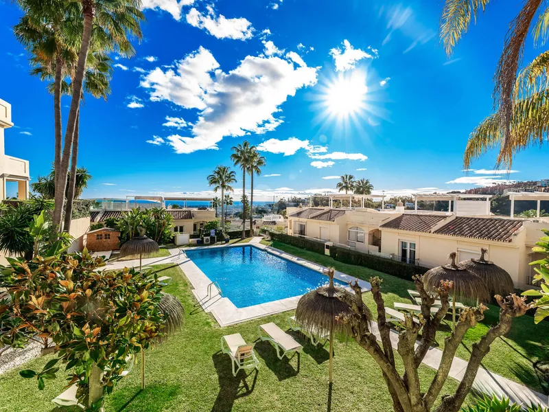 Elegant townhouse with panoramic views in gated community