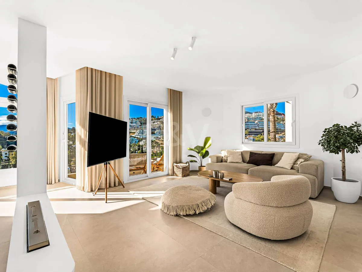 Elegant townhouse with panoramic views in gated community