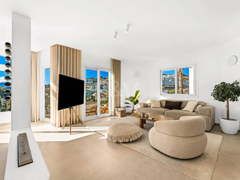 Elegant townhouse with panoramic views in gated community